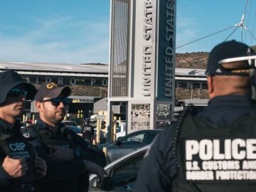 CBP, Geçtiğimiz Yılda ABD Sınırında Rekor Sayıda Telefon Aradı