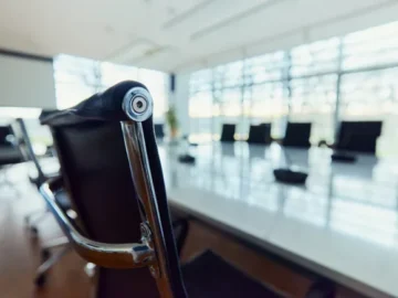 Siber güvenlik kaygıları neredeyse tüm roller, bölgeler ve sektörlerdeki yöneticiler arasında son derece önemlidir