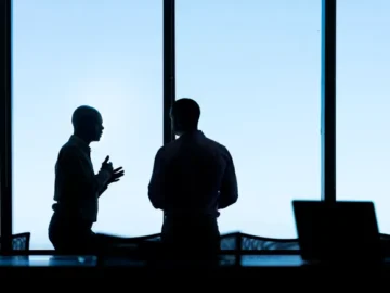 CEO’lar ve CISO’lar yapay zekanın güvenlik değeri ve riskleri konusunda farklılık gösteriyor