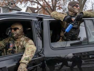 Minnesota’daki Düzinelerce Buzlu Araçta ‘Gerekli’ Işıklar ve Sirenler Yok